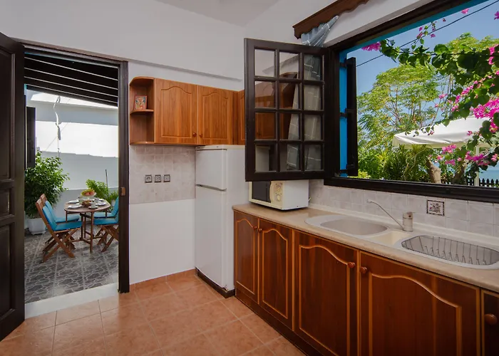 Stegnailion Apartment *